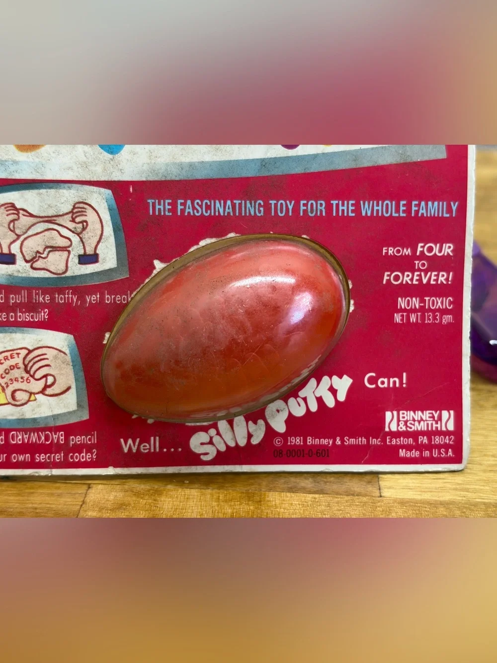 Vintage 1981 Silly Putty Sealed Original Egg On Card Binney & Smith Made USA NOS